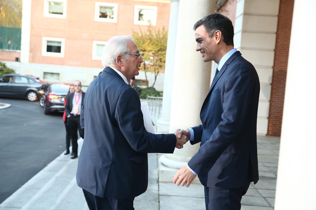 4/12/2018. Pedro Sánchez recibe al presidente de la Ciudad Autónoma de Melilla, Juan José Imbroda.