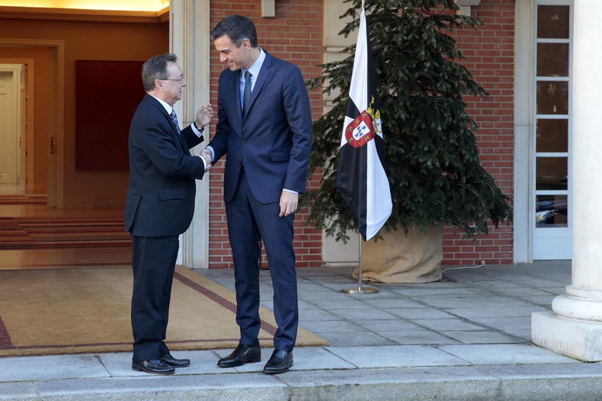 4/12/2018. Pedro Sánchez recibe al presidente de la Ciudad Autónoma de Ceuta, Juan Jesús Vivas.