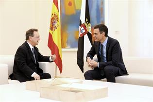 El presidente del Gobierno, Pedro Sánchez, y el presidente de la Ciudad Autónoma de Ceuta, Juan Jesús Vivas, durante su reunión.