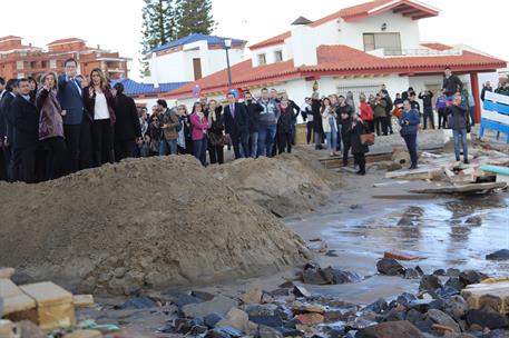 5/03/2018. Rajoy visita la costa de Huelva afectada por el temporal. El presidente del Gobierno, Mariano Rajoy, junto a la ministra de Emple...