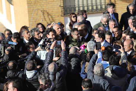 5/03/2018. Rajoy visita la costa de Huelva afectada por el temporal. El presidente del Gobierno, Mariano Rajoy, atiende a los medios de comu...
