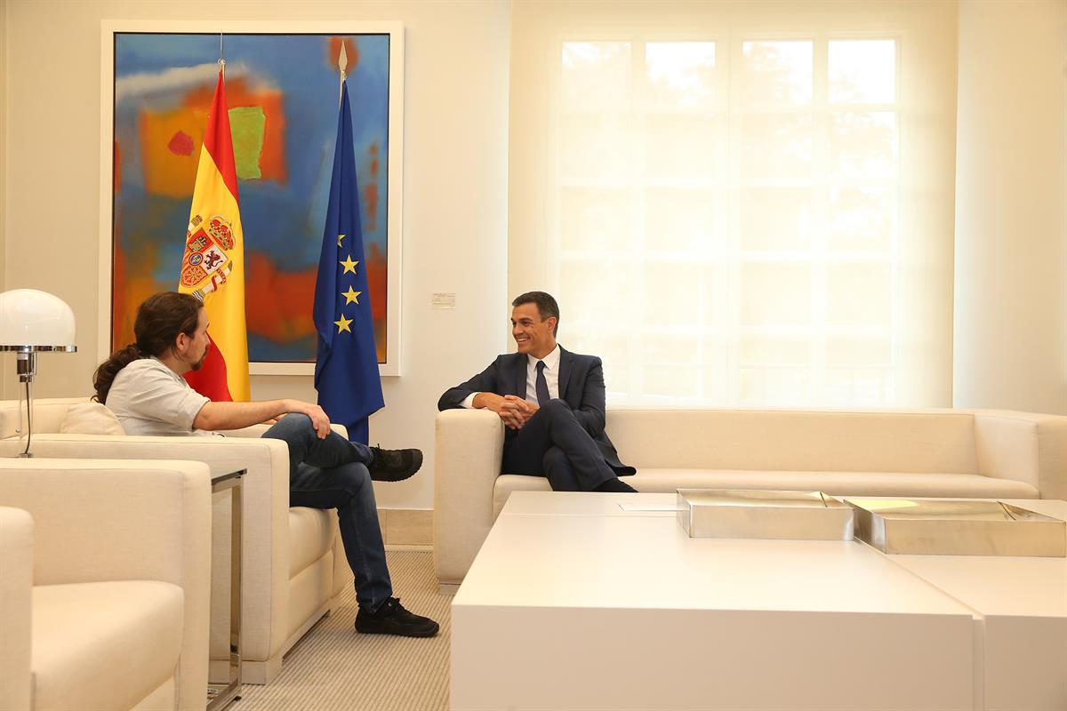 6/09/2018. Sánchez recibe al secretario general de Podemos. El presidente del Gobierno, Pedro Sánchez, y el secretario general de Podemos, P...