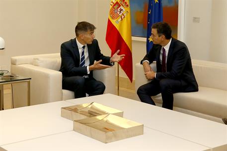 6/11/2018. Pedro Sánchez recibe al presidente de Google Europa, Matt Brittin. El presidente del Gobierno, Pedro Sánchez, junto al presidente...