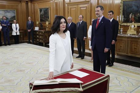 7/06/2018. El presidente asiste a la promesa de los nuevos ministros. Carmen Montón Giménez promete el cargo de ministra de Sanidad, Consumo...