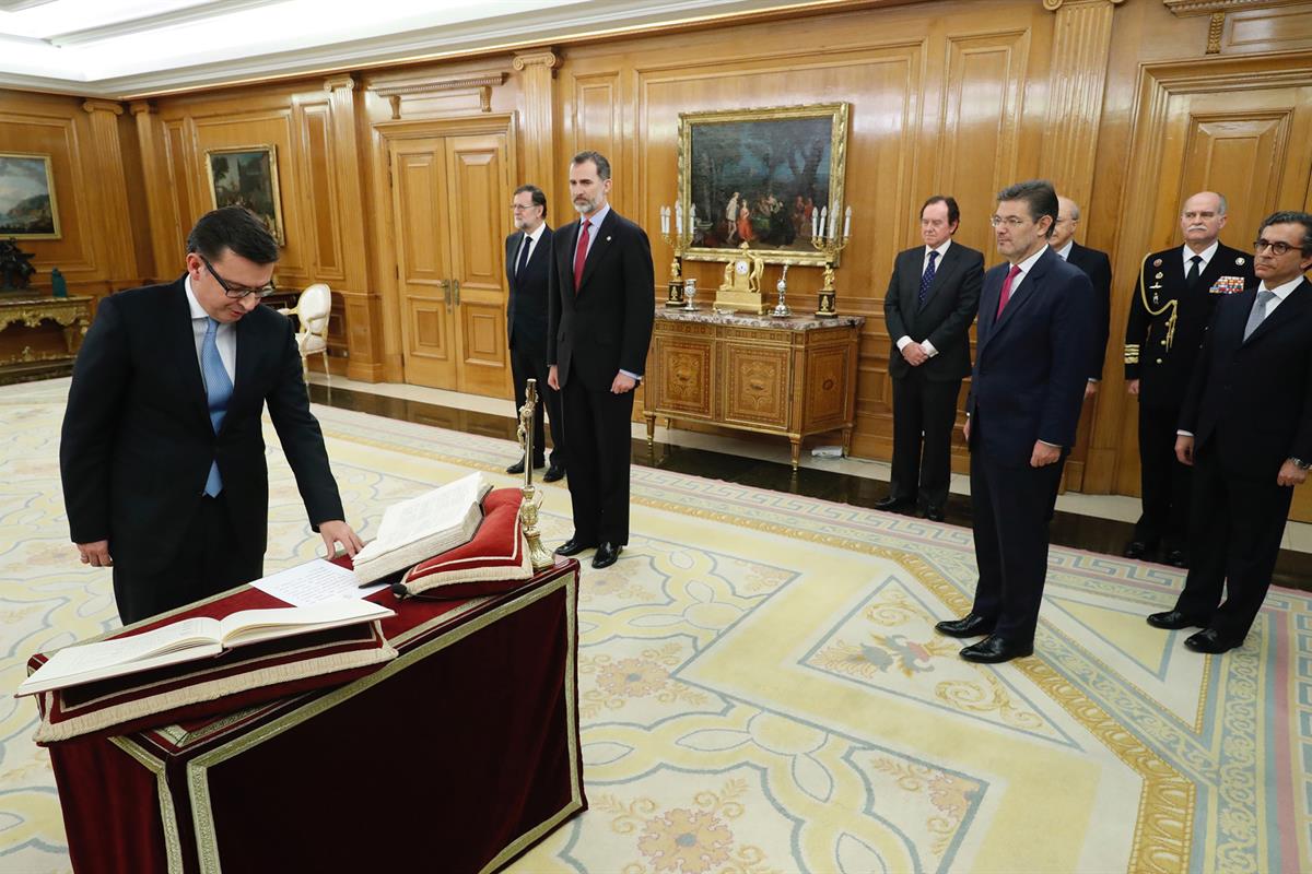 8/03/2018. Rajoy asiste a la jura de Román Escolano como ministro. El nuevo ministro de Economía, Industria y Competitividad, Román Escolano...