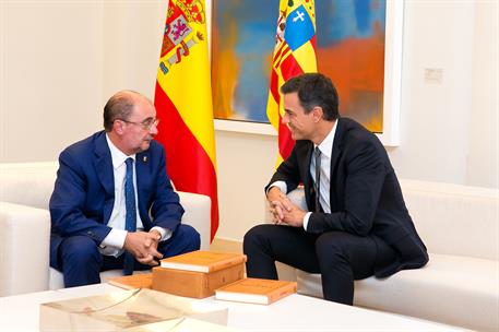 8/10/2018. Sánchez recibe al presidente del Gobierno de Aragón. El presidente del Gobierno, Pedro Sánchez, y el presidente del Gobierno de A...