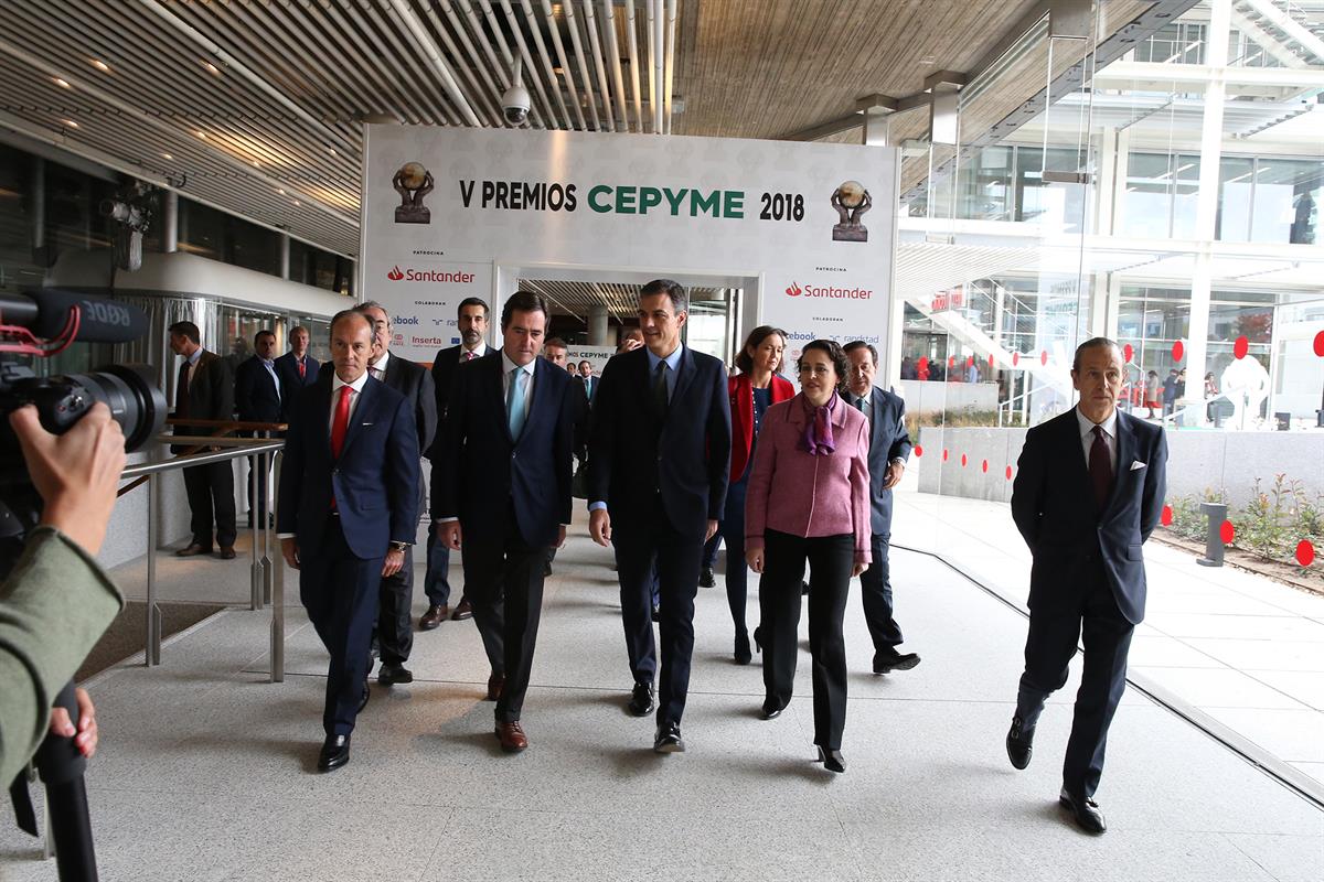 8/11/2018. Sánchez preside la entrega de los V Premios CEPYME. El presidente del Gobierno, Pedro Sánchez, junto al presidente de CEPYME, Ant...