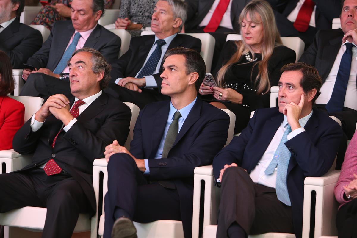 8/11/2018. Sánchez preside la entrega de los V Premios CEPYME. El presidente del Gobierno, Pedro Sánchez, junto al presidente de CEPYME, Ant...