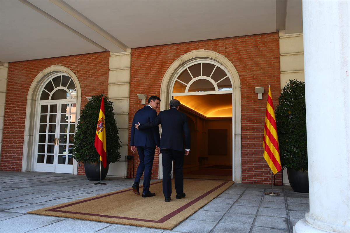 9/07/2018. Sánchez recibe al presidente de la Generalitat de Cataluña. El presidente del Gobierno, Pedro Sánchez, recibe al presidente de la...