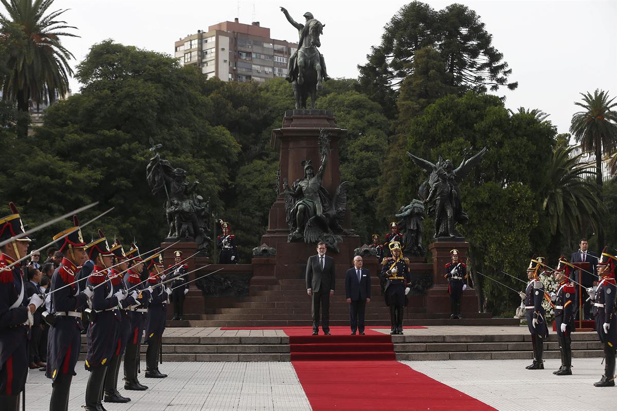 10/04/2018. Viaje de Mariano Rajoy a Argentina. El presidente del Gobierno, Mariano Rajoy, junto al ministro de Relaciones Exteriores y Cult...