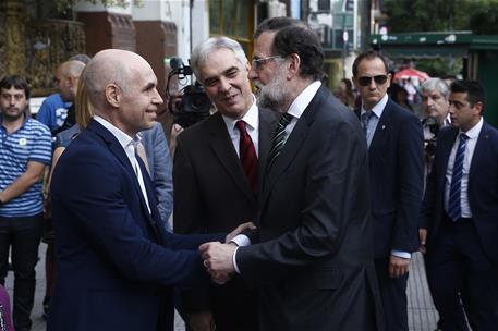 10/04/2018. Viaje de Mariano Rajoy a Argentina. El presidente del Gobierno, Mariano Rajoy, saluda al jefe de Gobierno de la ciudad de Buenos...