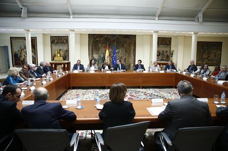 10/05/2018. Encuentro de Rajoy con víctimas del terrorismo. El presidente del Gobierno, Mariano Rajoy, al inicio del encuentro con asociacio...