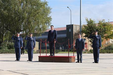 10/10/2018. Pedro Sánchez visita la Base Aérea de Los Llanos. El presidente del Gobierno, Pedro Sánchez, junto al presidente de Castilla-La ...