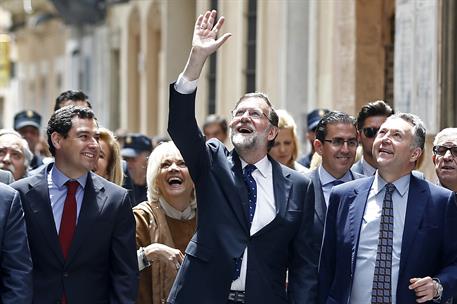 11/05/2018. Rajoy asiste en Cádiz al Foro Joly Andalucía. El presidente del Gobierno, Mariano Rajoy, durante un paseo por las calles de Cádi...