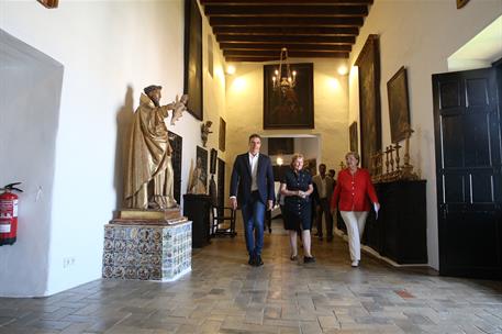 11/08/2018. Pedro Sánchez recibe a Angela Merkel. El presidente del Gobierno, Pedro Sánchez, y la canciller alemana, Angela Merkel, durante ...