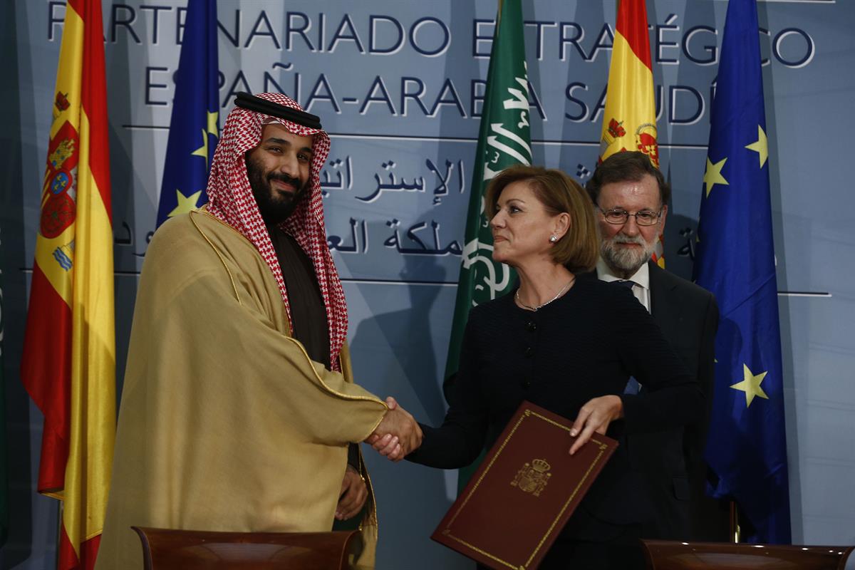 12/04/2018. Rajoy recibe al Príncipe heredero de Arabia Saudí. La ministra de Defensa española, María Dolores de Cospedal, y el príncipe her...