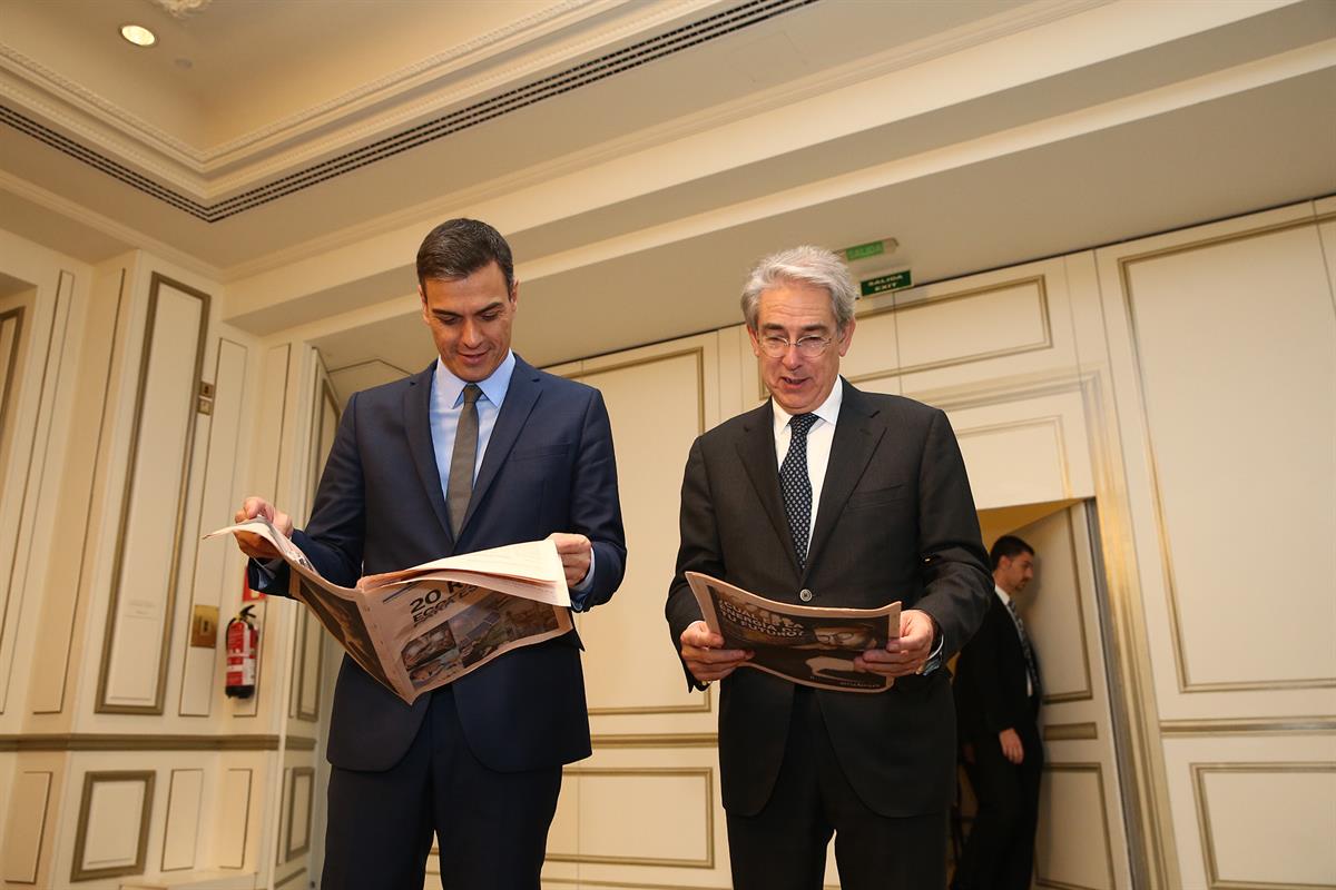 12/11/2018. Pedro Sánchez asiste al encuentro anual del diario Expansión. El presidente del Gobierno, Pedro Sánchez, junto al presidente de ...