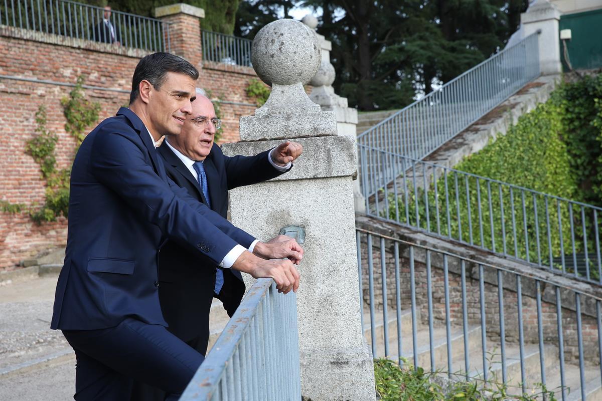 13/09/2018. Sánchez recibe al presidente de La Rioja. El presidente del Gobierno, Pedro Sánchez, y el presidente de la Comunidad Autónoma de...