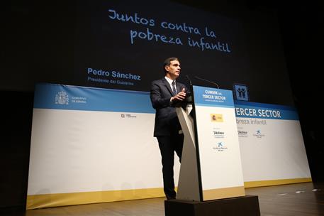 13/12/2018. Pedro Sánchez inaugura la Cumbre del Tercer Sector contra la Pobreza Infantil. El presidente del Gobierno, Pedro Sánchez, durant...