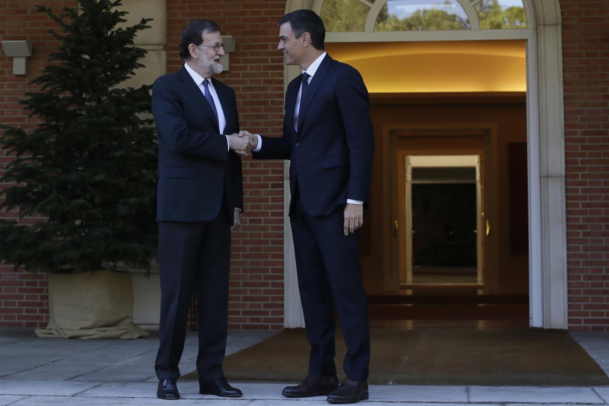 15/05/2018. Mariano Rajoy recibe a Pedro Sánchez. El presidente del Gobierno, Mariano Rajoy, recibe al secretario general del PSOE, Pedro Sá...