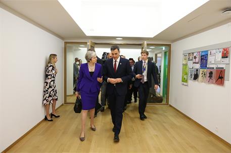 18/10/2018. Pedro Sánchez se reúne con Theresa May. El presidente del Gobierno, Pedro Sánchez, y la primera ministra de Gran Bretaña, Theres...