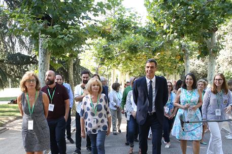 19/09/2018. Pedro Sánchez recibe a los visitantes de Moncloa Abierta. El presidente del Gobierno, Pedro Sánchez, ha ejercido de anfitrión de...