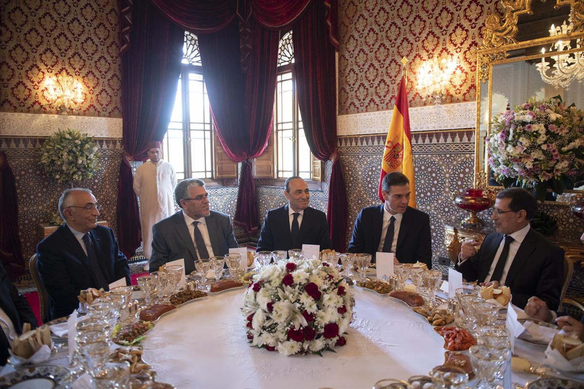 19/11/2018. Viaje de Pedro Sánchez a Marruecos. El presidente del Gobierno, Pedro Sánchez, y el primer ministro de Marruecos, Saadedine El O...