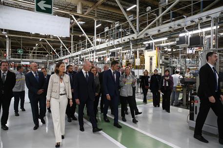 22/10/2018. Pedro Sánchez visita a la factoría de Reanult en Valladolid. El presidente del Gobierno, Pedro Sánchez, durante la visita a la f...