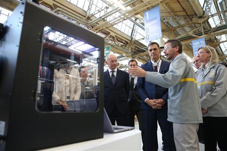 22/10/2018. Pedro Sánchez visita a la factoría de Reanult en Valladolid. El presidente del Gobierno, Pedro Sánchez, durante la visita a la f...