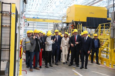 22/10/2018. Pedro Sánchez visita a la factoría de Reanult en Valladolid. El presidente del Gobierno, Pedro Sánchez, durante la visita a la n...