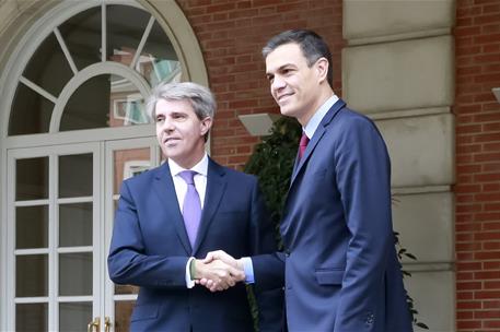 22/11/2018. Sánchez recibe al presidente de la Comunidad de Madrid, Ángel Garrido. El presidente del Gobierno, Pedro Sánchez, recibe al pres...