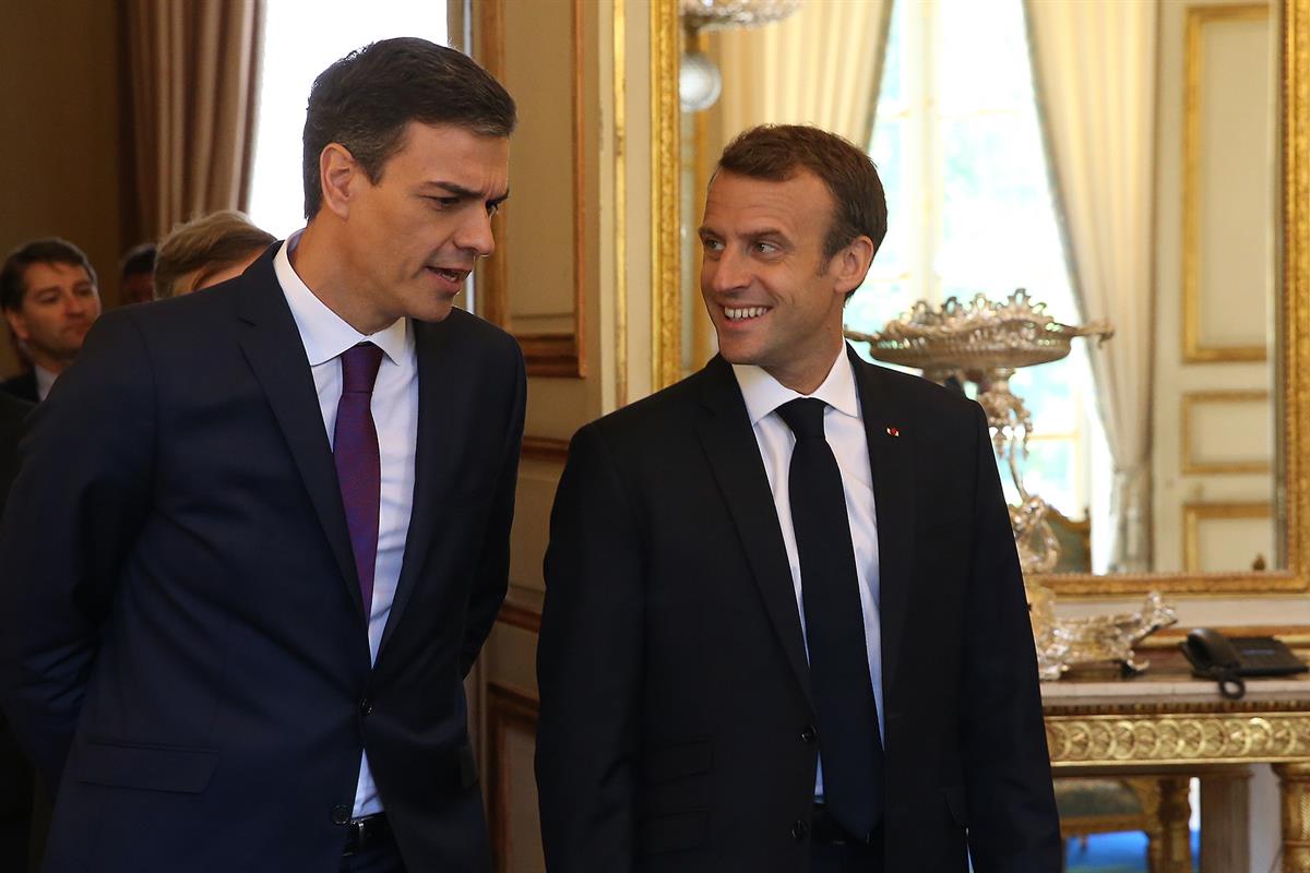 23/06/2018. Pedro Sánchez se reúne con Emmanuel Macron en El Elíseo. El presidente del Gobierno, Pedro Sánchez, y el presidente de la Repúbl...