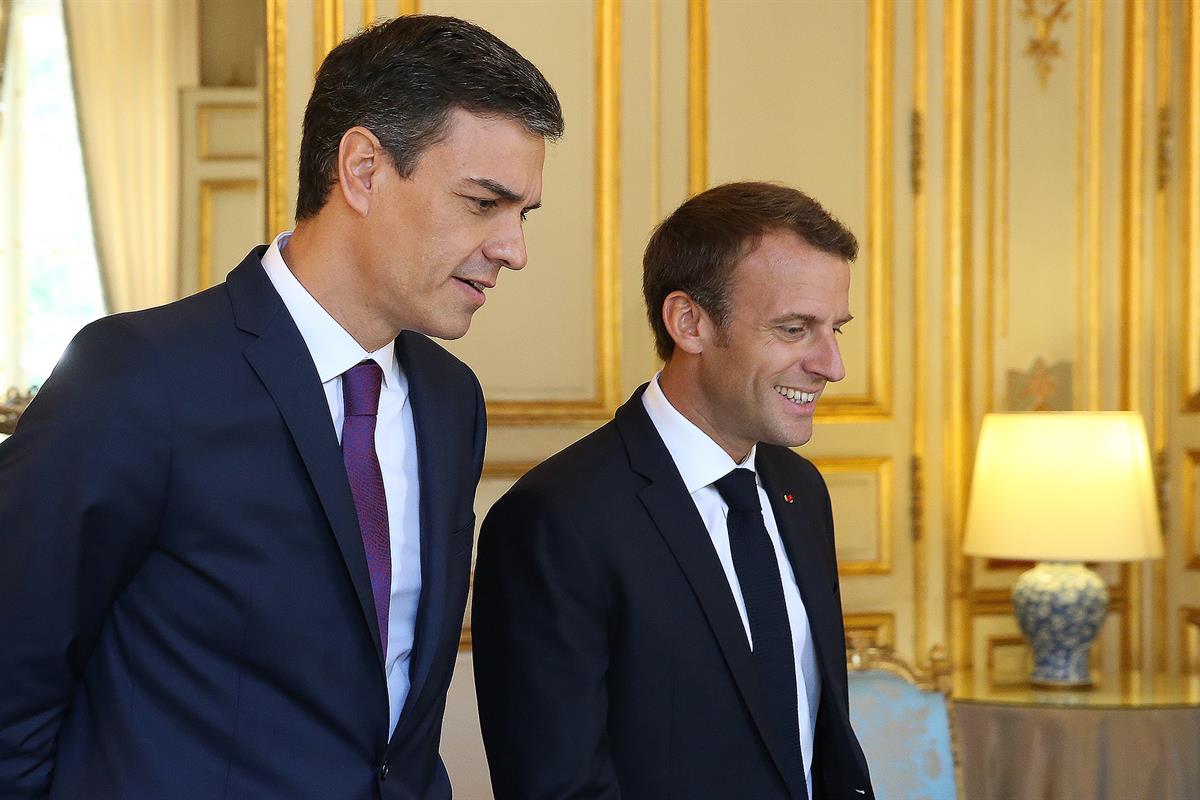 23/06/2018. Pedro Sánchez se reúne con Emmanuel Macron en El Elíseo. El presidente del Gobierno, Pedro Sánchez, y el presidente de la Repúbl...