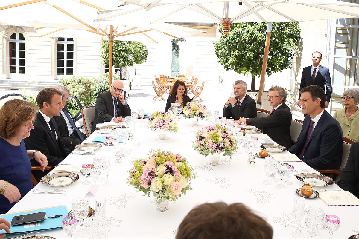 23/06/2018. Pedro Sánchez se reúne con Emmanuel Macron en El Elíseo. El presidente del Gobierno, Pedro Sánchez, y el presidente de la Repúbl...
