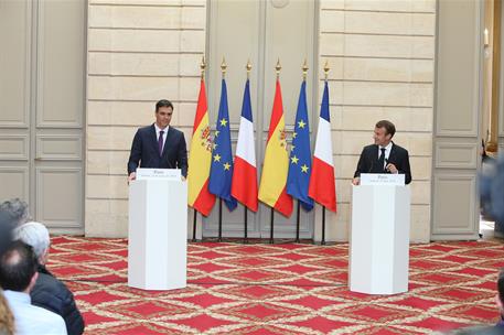 23/06/2018. Pedro Sánchez se reúne con Emmanuel Macron en El Elíseo. El presidente del Gobierno, Pedro Sánchez, y el presidente de la Repúbl...