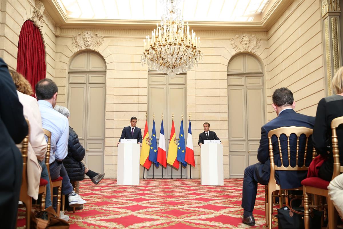 23/06/2018. Pedro Sánchez se reúne con Emmanuel Macron en El Elíseo. El presidente del Gobierno, Pedro Sánchez, y el presidente de la Repúbl...