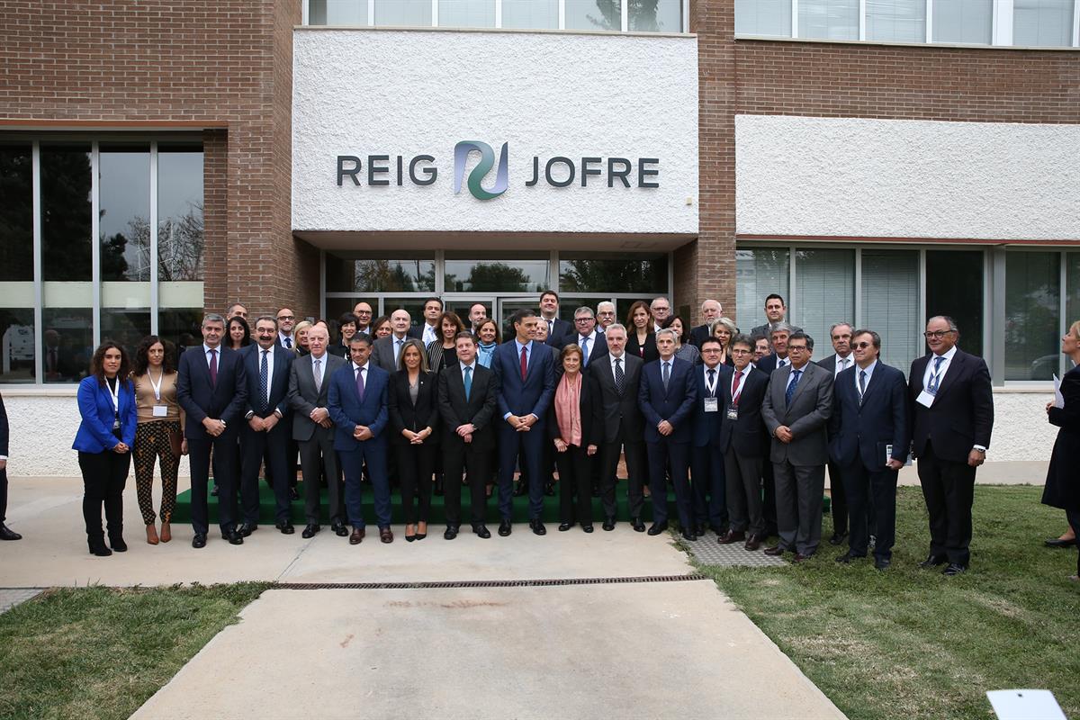 23/10/2018. Sánchez inaugura la ampliación de las instalaciones de la planta farmacéutica Reig Jofre. El presidente del Gobierno, Pedro Sánc...