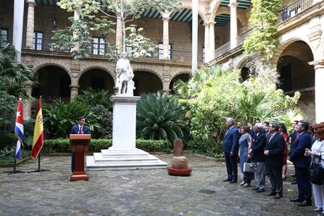 23/11/2018. Viaje de Pedro Sánchez a Cuba. El presidente del Gobierno, Pedro Sánchez, durante la visita que ha realizado al Palacio de los C...