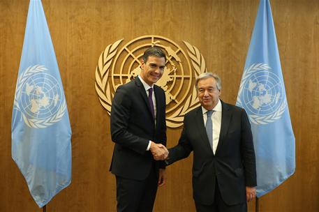 24/09/2018. El presidente Sánchez en Naciones Unidas. El presidente del Gobierno, Pedro Sánchez, saluda al secretario general de Naciones Un...