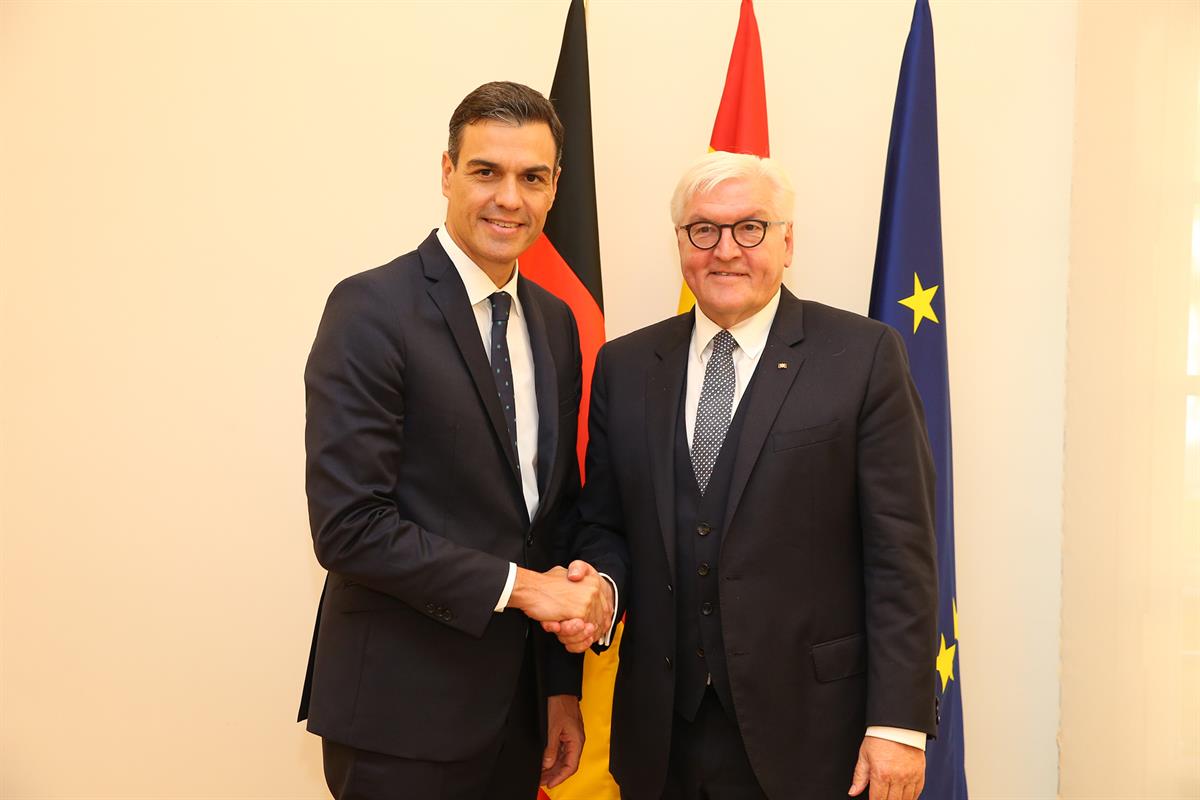 24/10/2018. Sánchez recibe al presidente de la República Federal de Alemania. El presidente del Gobierno, Pedro Sánchez, y el presidente de ...