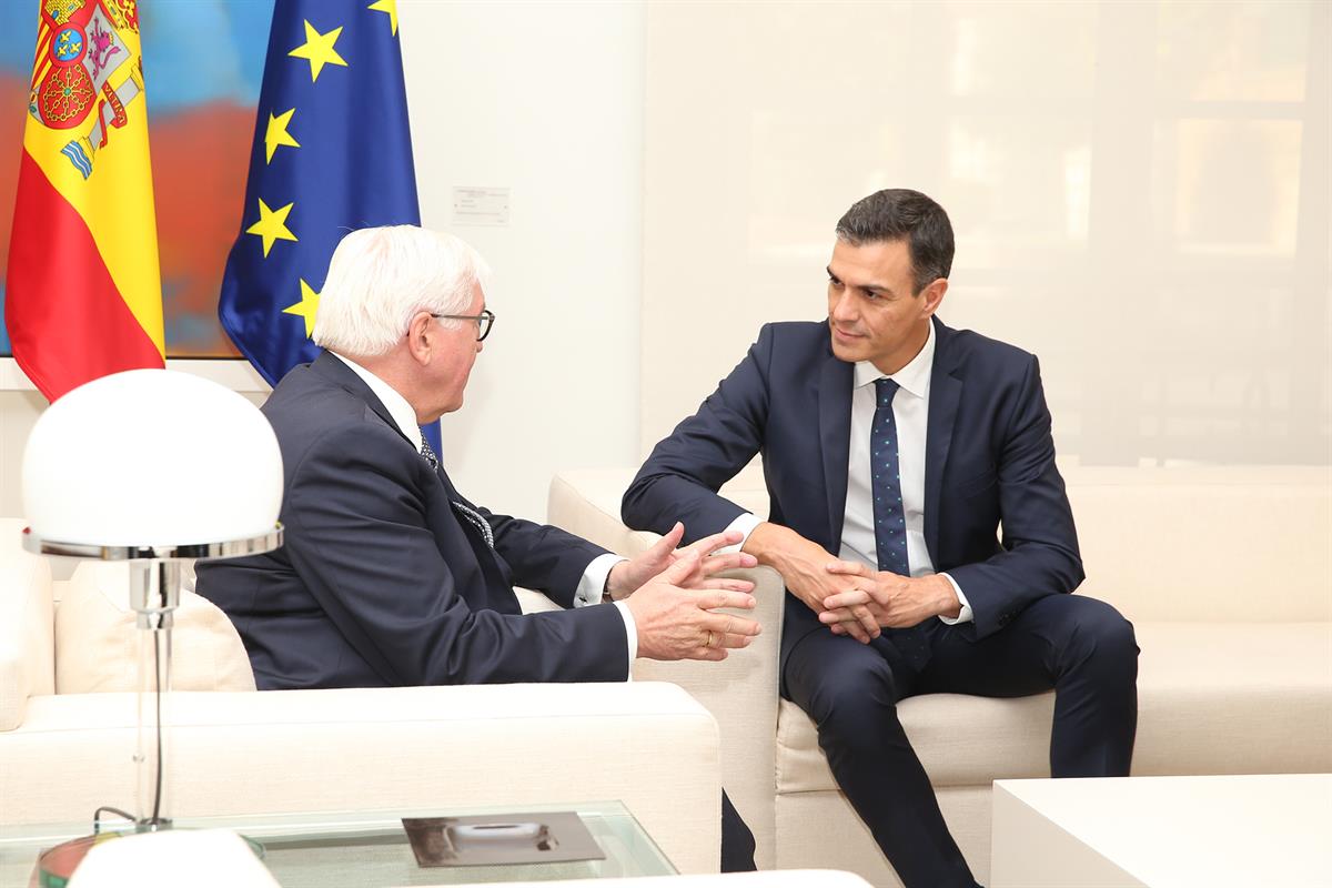 24/10/2018. Sánchez recibe al presidente de la República Federal de Alemania. El presidente del Gobierno, Pedro Sánchez, y el presidente de ...