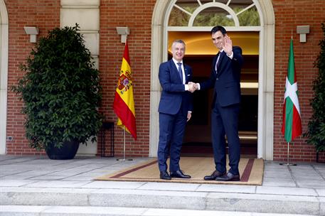 25/06/2018. Sánchez recibe al presidente del Gobierno vasco, Íñigo Urkullu. El presidente del Gobierno, Pedro Sánchez, recibe al lehendakari...