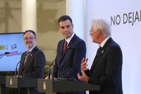 25/10/2018. Sánchez recibe a representantes de la Fundación RAIS. El presidente del Gobierno, Pedro Sánchez, el actor y activista, Richard G...