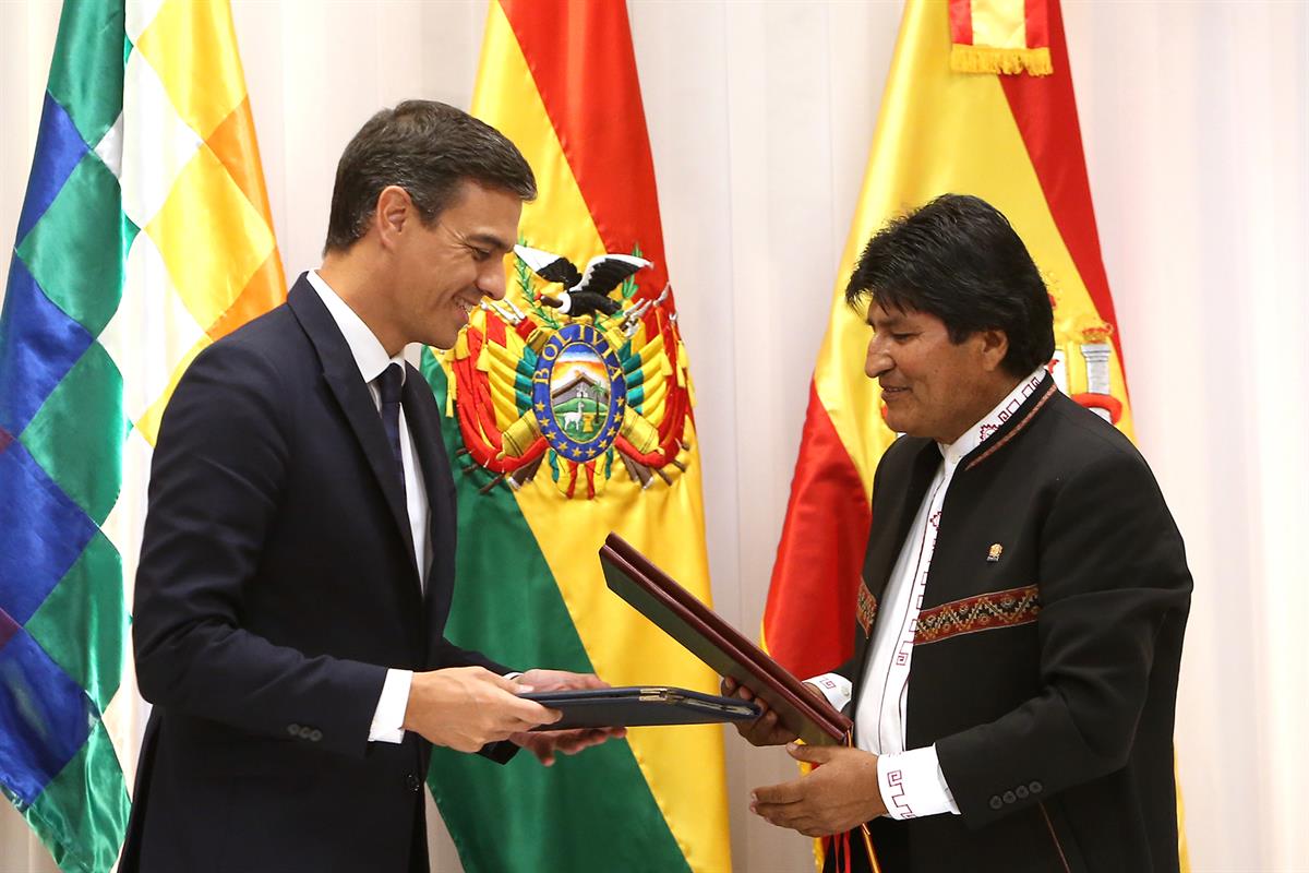 29/08/2018. Viaje del presidente Sánchez a Bolivia. El presidente del Gobierno, Pedro Sánchez, y el presidente de Bolivia, Evo Morales, inte...