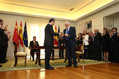 28/11/2018. Pedro Sánchez recibe al presidente de China, Xi Jinping. El ministro de Asuntos Exteriores, Unión Europea y Cooperación, Josep B...