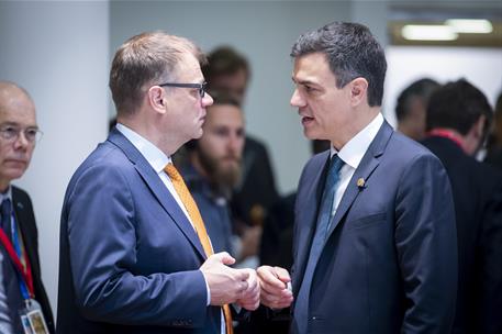 29/06/2018. Sánchez participa en la reunión del Consejo Europeo (2ª jornada). El presidente del Gobierno, Pedro Sánchez, saluda al primer mi...