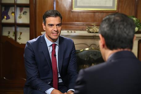 30/08/2018. Entrevista del presidente del Gobierno con Caracol TV en su viaje a Colombia. El presidente del Gobierno, Pedro Sánchez, durante...