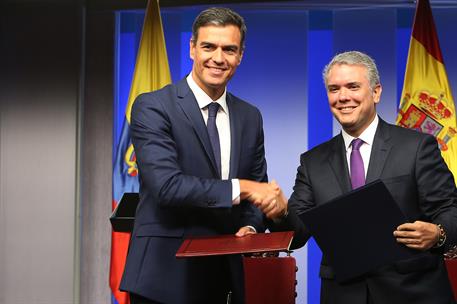 30/08/2018. Viaje de Pedro Sánchez a Latinoamérica: Colombia. El presidente del Gobierno, Pedro Sánchez, estrecha la mano del presidente de ...