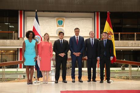 31/08/2018. Viaje de Pedro Sánchez a Latinoamérica: Costa Rica. El presidente del Gobierno, Pedro Sánchez, junto a la vicepresidenta de la R...