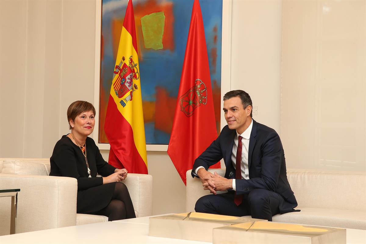 31/10/2018. Sánchez recibe a la presidenta de Navarra. El presidente del Gobierno, Pedro Sánchez, y la presidenta de Navarra, Uxue Barkos, d...